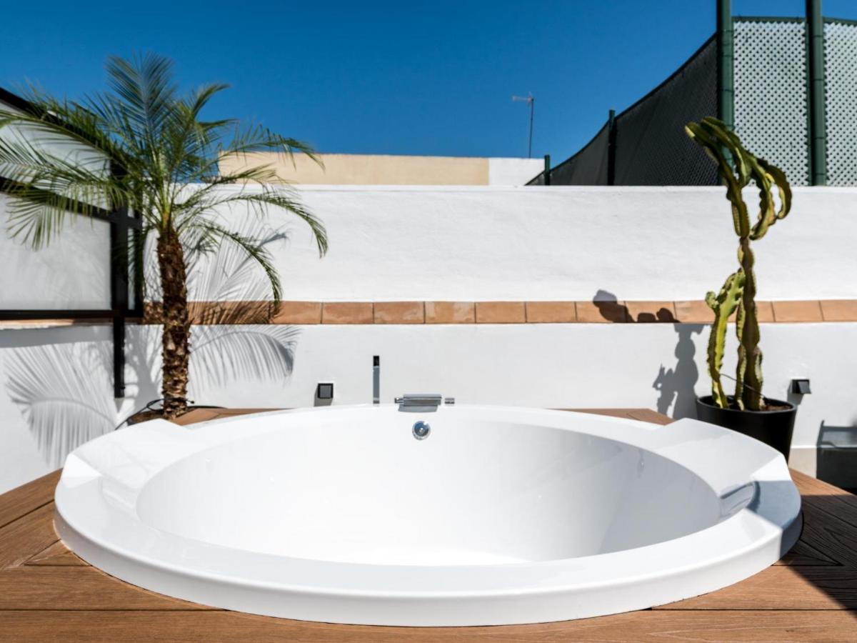 Pj Terraza Privada Banera Exterior Junto Catedral Apartment Seville Luaran gambar